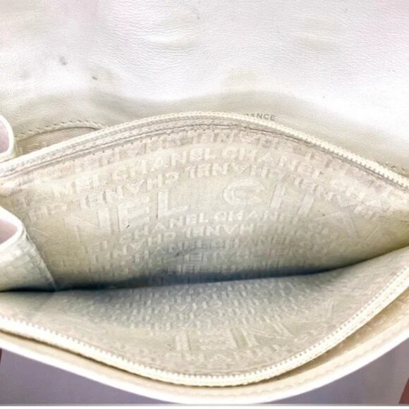 SOLD**SOLDChanel Icon Series - Precious Symbols CC - Metallic Gold Bifold Wallet - Picture 4 of 15